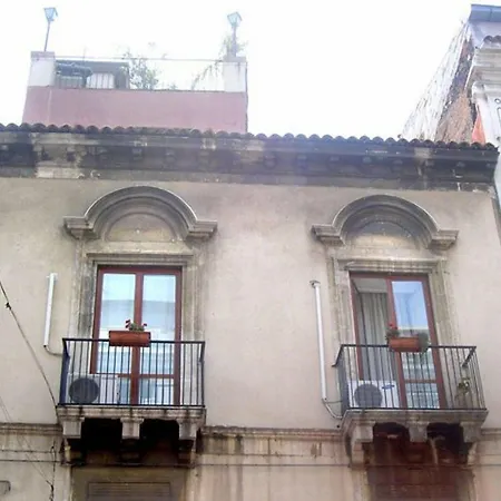 Alojamento de Acomodação e Pequeno-almoço Bad - And Design Catânia